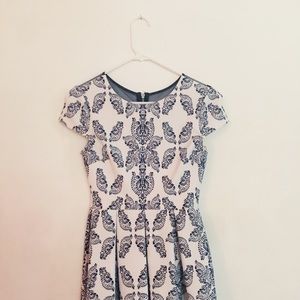 B. DARLIN Sleeved Skater Skirt Dress (SIZE: 5/6)